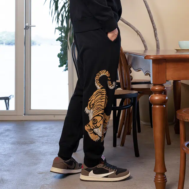 ED HARDY X Logo