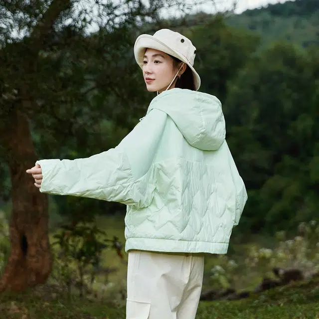 艾莱依 设计感拼接休闲短款宽松羽绒服 女款