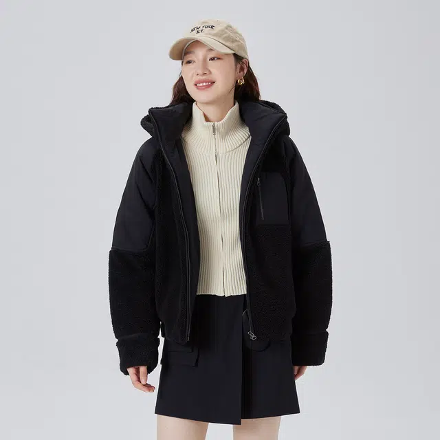 艾莱依 拼色插肩袖短款连帽羊羔毛羽绒服 女款