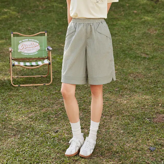 艾莱依 纯色中腰通勤休闲短裤 女款