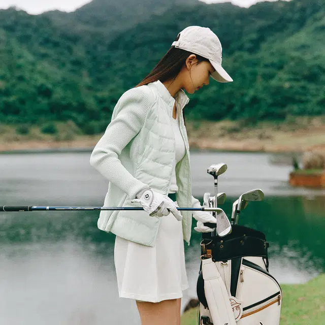 艾莱依 薄款立领拉链纯色羽绒服 女款