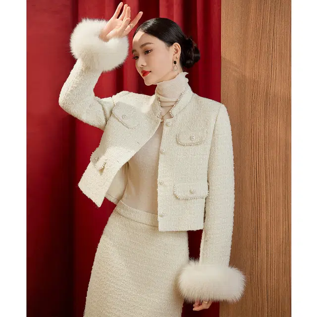 杭依阁 小香风宽松立领保暖短款长袖羽绒服纯色半身长裙裙装套装 女款