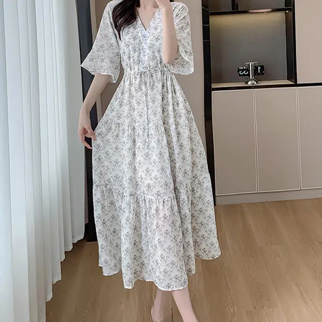 比利斯山羊 温柔风清爽喇叭袖减龄碎花雪纺短袖连衣裙 女款