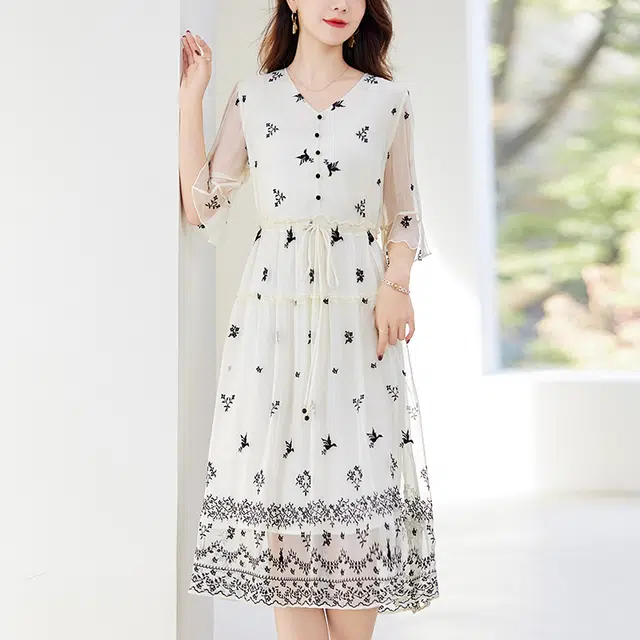 比利斯山羊 桑蚕丝轻奢气质优雅简约大气长袖连衣裙 女款