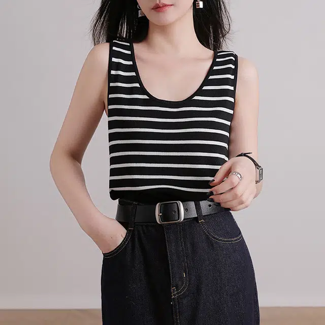 比利斯山羊 简约时尚经典舒适黑白条纹背心 女款