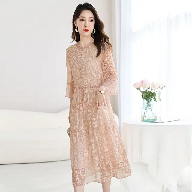 比利斯山羊 桑蚕丝轻奢气质优雅简约时尚长袖连衣裙 女款