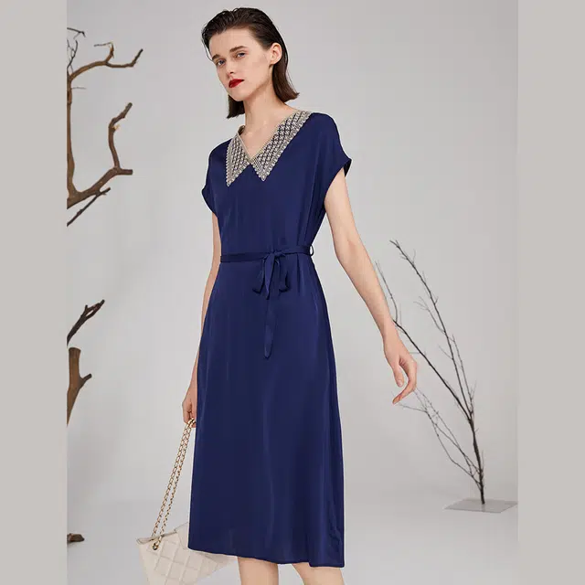 比利斯山羊 法式娃娃领气质通勤重磅桑蚕丝休闲连衣裙 女款