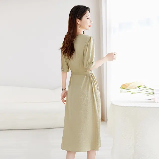 比利斯山羊 轻奢简约气质优雅长袖连衣裙 女款