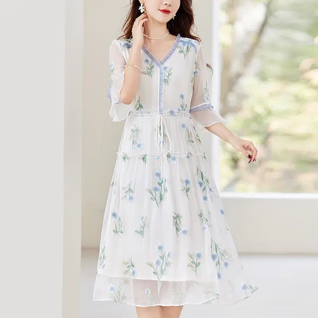 比利斯山羊 轻奢气质优雅甜美简约长袖连衣裙 女款