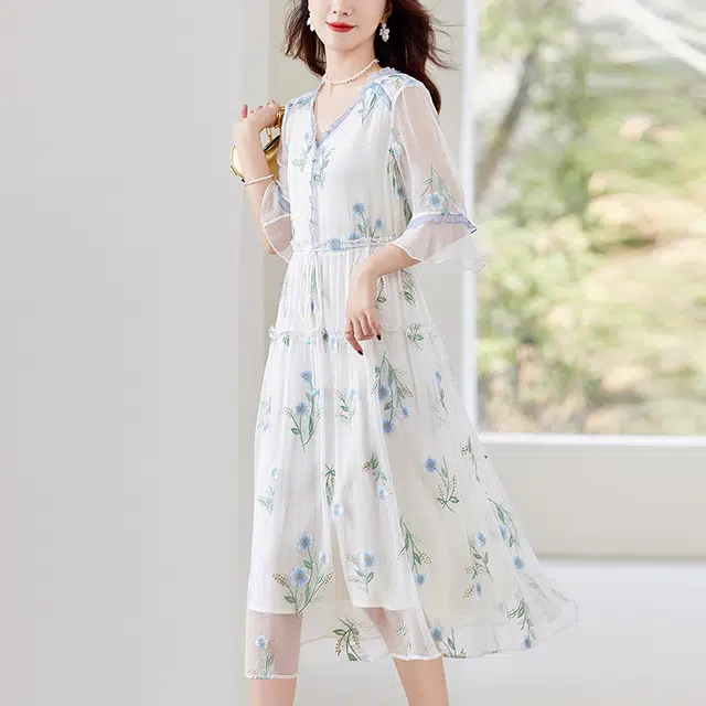 比利斯山羊 轻奢气质优雅甜美简约长袖连衣裙 女款