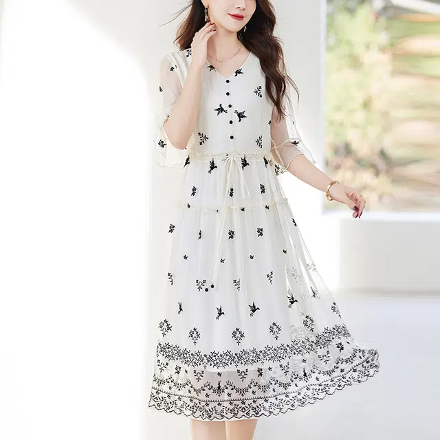 比利斯山羊 桑蚕丝轻奢气质优雅简约大气长袖连衣裙 女款