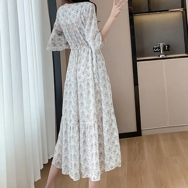比利斯山羊 温柔风清爽喇叭袖减龄碎花雪纺短袖连衣裙 女款