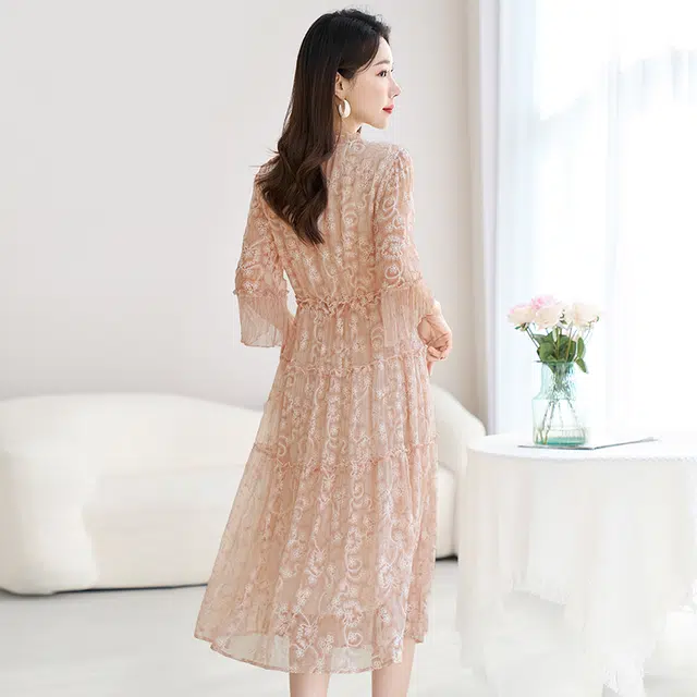 比利斯山羊 桑蚕丝轻奢气质优雅简约时尚长袖连衣裙 女款