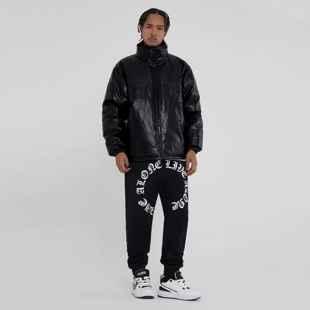 VLONE VLogo