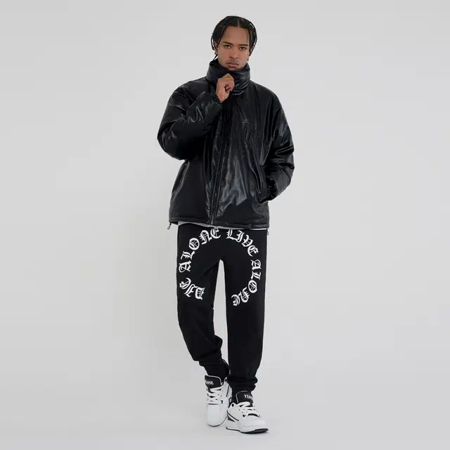VLONE VLogo