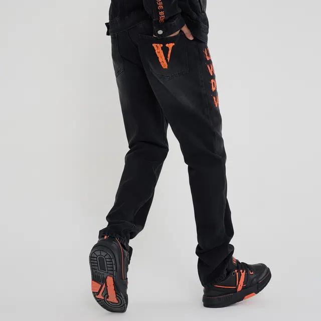 VLONE VLogo