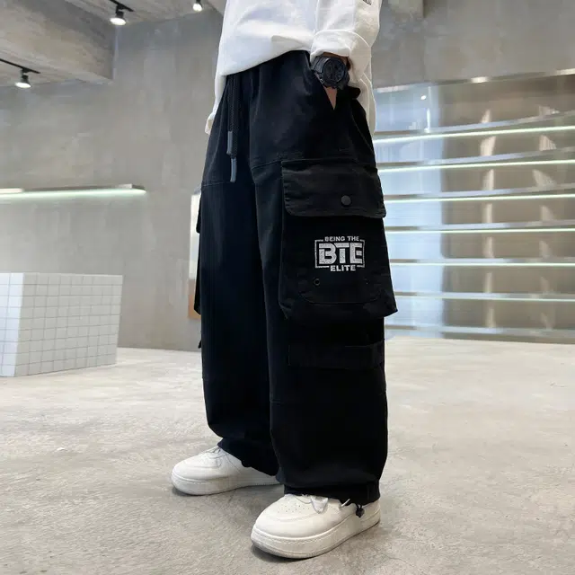 黑恐龙牛仔裤 宽松休闲潮字母印花长裤 青少年