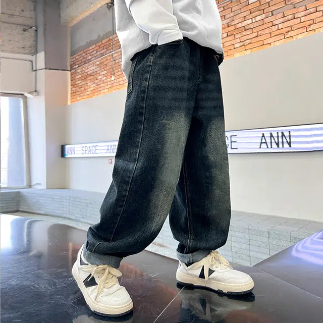 黑恐龙牛仔裤 时尚男孩秋季直筒长裤