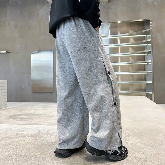 黑恐龙牛仔裤 简约春季卫裤男孩