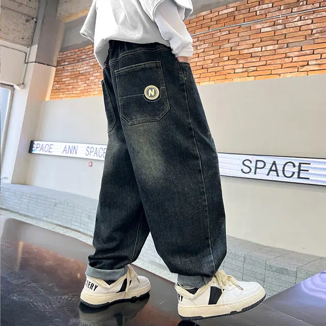 黑恐龙牛仔裤 时尚男孩秋季直筒长裤