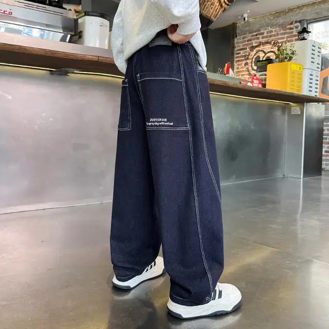 黑恐龙牛仔裤 男童秋季时髦纯色极简百搭长裤