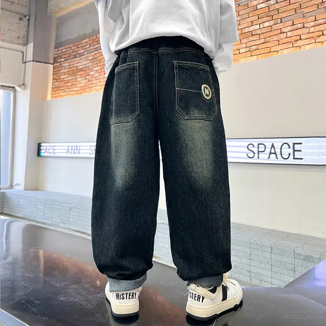 黑恐龙牛仔裤 时尚男孩秋季直筒长裤