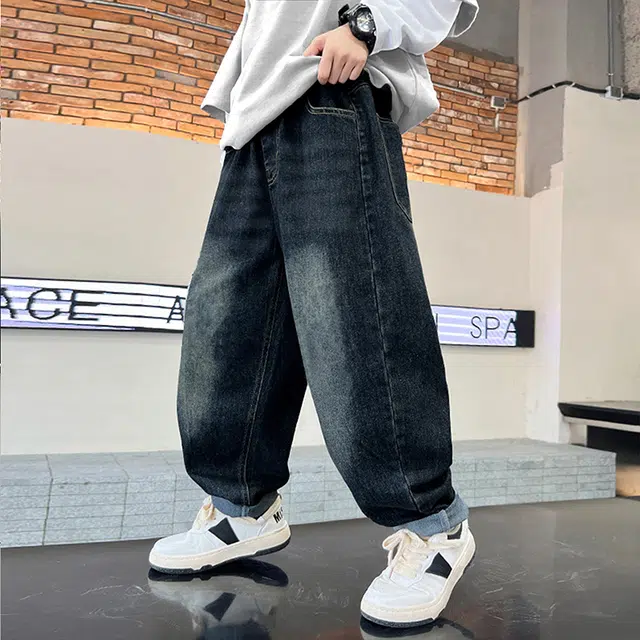 黑恐龙牛仔裤 时尚男孩秋季直筒长裤