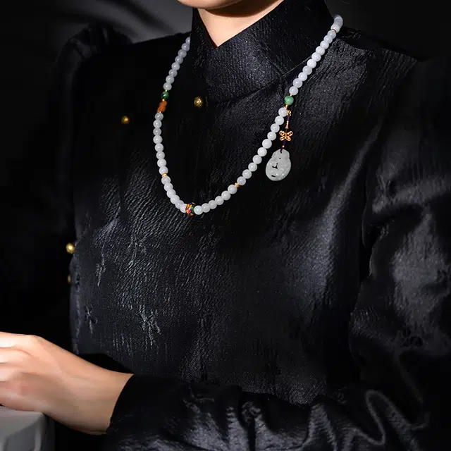 七小匠 国潮 简约时尚 轻奢复古 小龙牌吊坠 小众高级感 和田玉 项链 女款 白玉