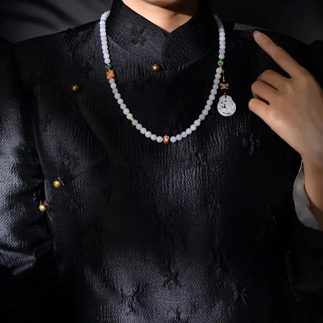 七小匠 国潮 简约时尚 轻奢复古 小龙牌吊坠 小众高级感 和田玉 项链 女款 白玉