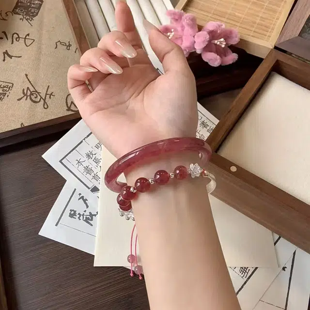 【精选】 七小匠 国风草莓晶 旺桃花 转运 气质显白 温润精致#好运 水晶 手镯 女款