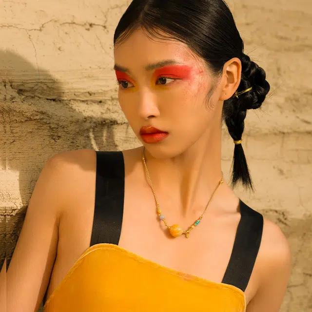七小匠 新中式 复古轻奢简约 时尚小众设计 珐琅彩 蜜蜡 项链 女款