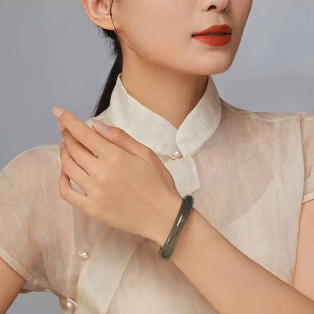 【精选】 七小匠 青山黛贵妃镯 中式复古典雅大气 高级感配旗袍汉服 玉髓 手镯 女款