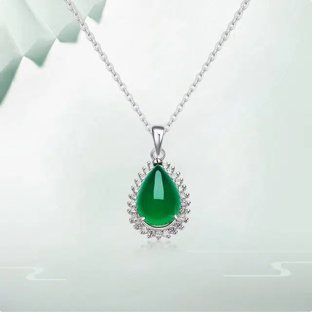 七小匠 国潮 温婉气质 翠绿色 蛋面水滴吊坠 福禄双全 招财小众 优雅气质高级感 玉髓 玉石项链 女款