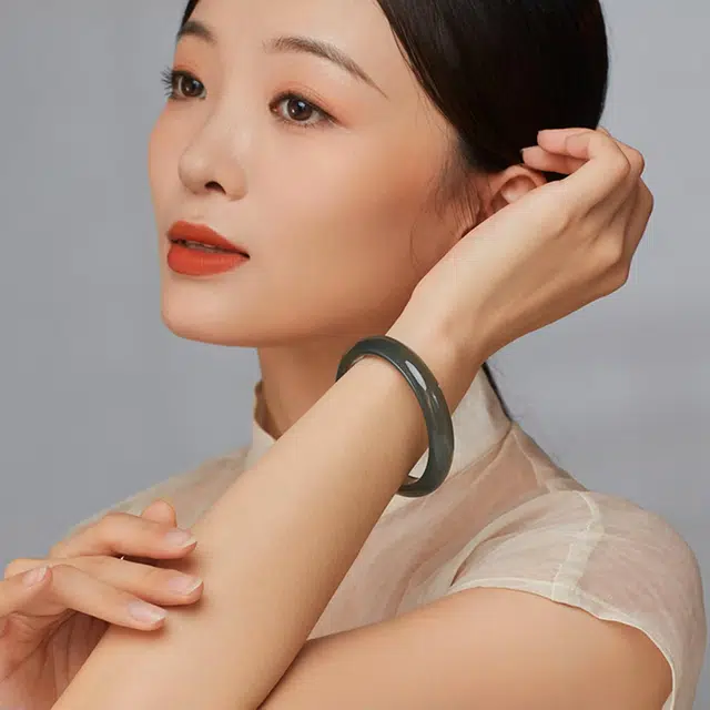 【精选】 七小匠 青山黛贵妃镯 中式复古典雅大气 高级感配旗袍汉服 玉髓 手镯 女款