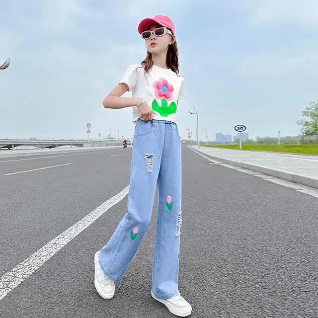 大童 蓝精灵 圆领花朵图案舒适短袖松紧腰破洞长裤休闲运动套装 白色