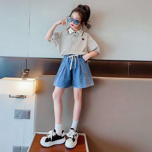 大童 蓝精灵 翻领条纹小熊图案落肩短袖系带纯色短裤休闲运动套装 白色