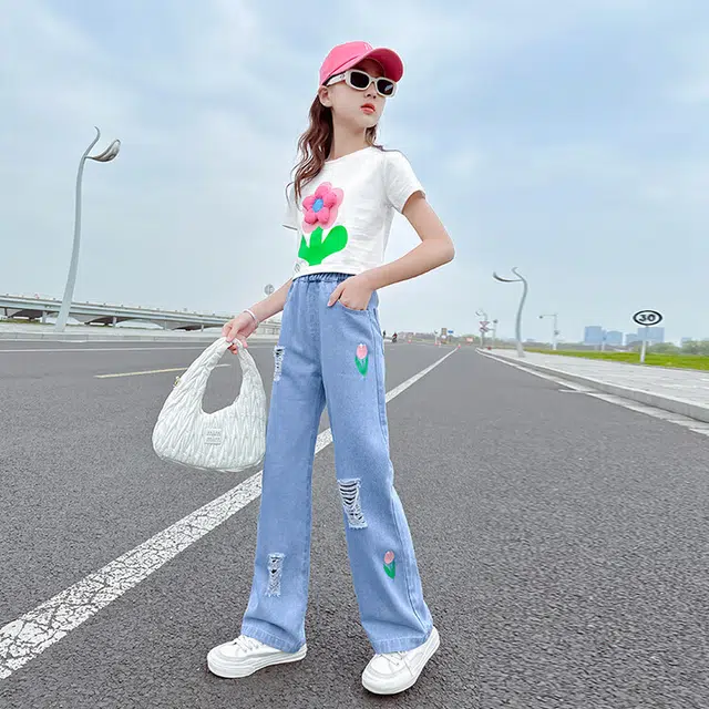 大童 蓝精灵 圆领花朵图案舒适短袖松紧腰破洞长裤休闲运动套装 白色