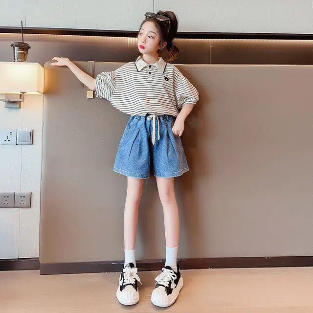大童 蓝精灵 翻领条纹小熊图案落肩短袖系带纯色短裤休闲运动套装 白色