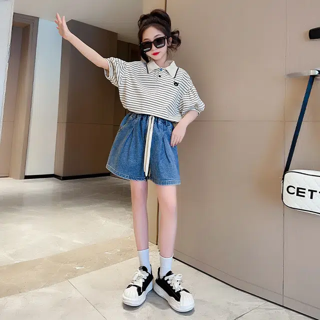 大童 蓝精灵 翻领条纹小熊图案落肩短袖系带纯色短裤休闲运动套装 白色