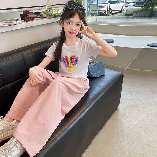 大童 蓝精灵 圆领彩色花瓣爱心图案舒适短袖松紧腰纯色简约宽松长裤休闲运动套装 白色