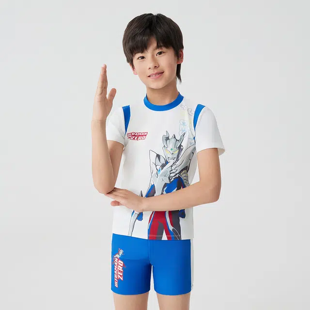 x ULTRAMAN 2
