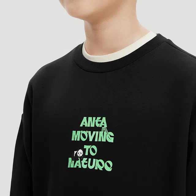 安踏儿童 字母卡通动漫圆领舒适透气运动卫衣 梦幻黑青少年