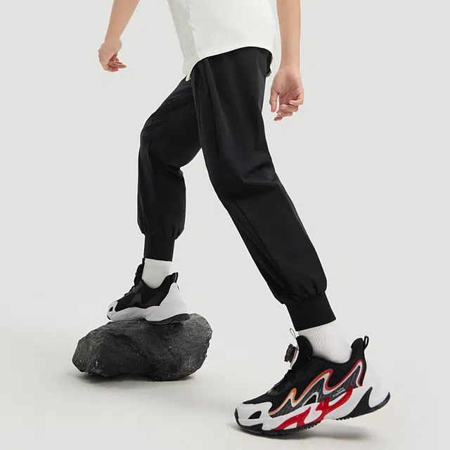 青少年 安踏儿童 纯色中腰舒适透气束脚针织运动裤 基础黑