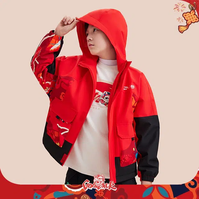安踏儿童夹克 潮流时尚加绒保暖 传奇红/满印 青少年