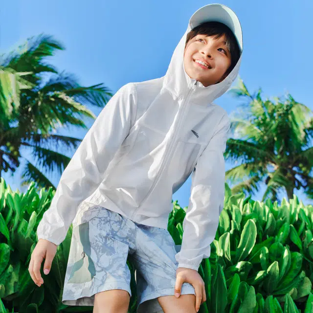 儿童款 安踏儿童 小光甲 撞色拼接长袖舒适连帽防晒服 纯净白
