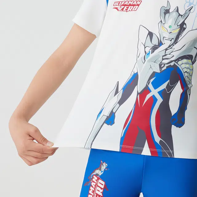 x ULTRAMAN 2