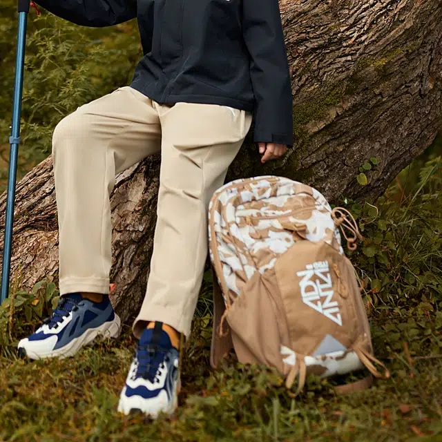 安踏儿童 大容量防泼水轻便 织物 双肩包 青少年 军绿满印