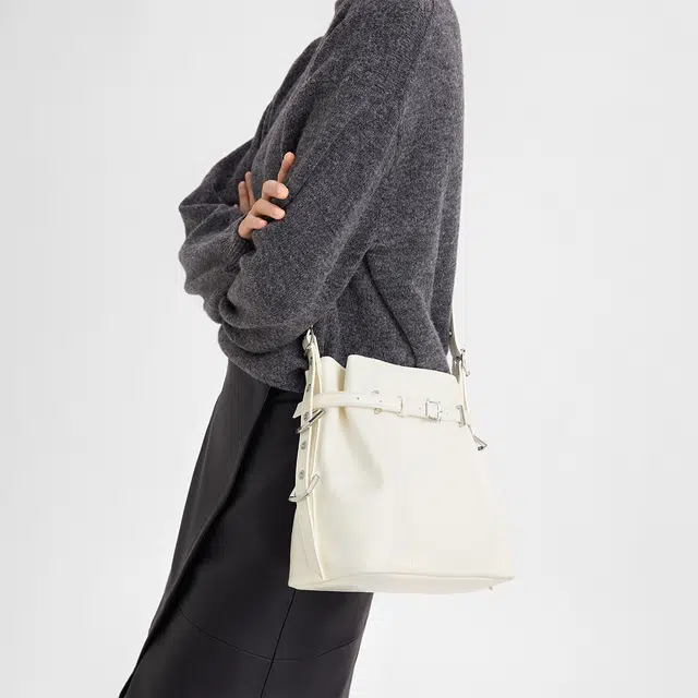 Charles & Keith Crossbody Bag Noir/Cream/Silver