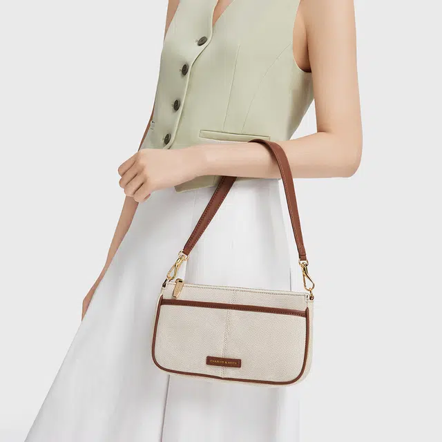 CHARLESKEITH ck aupe Canvas
