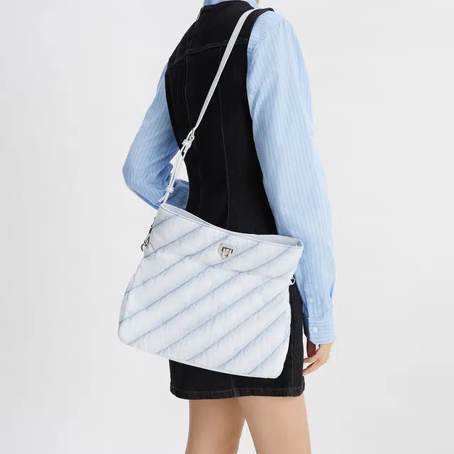 CHARLESKEITH ck Light Washed Denim